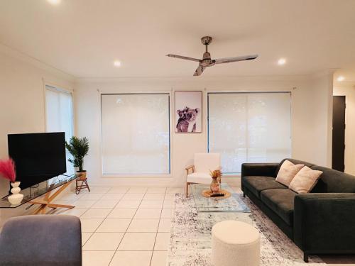 Gold Coast Oasis Villa at Theme Park in Coomera