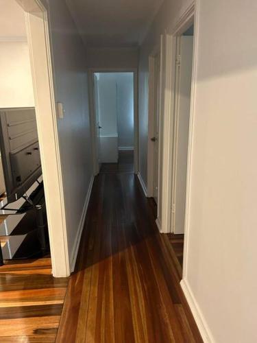 Mt Isa - Emerald Gem 3 Bedroom home QUIET AREA in 마운트아이자