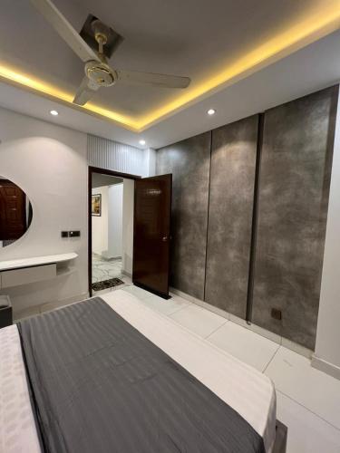 The Cozy 2BR APT at Gulshan Iqbal 13-E - image 2