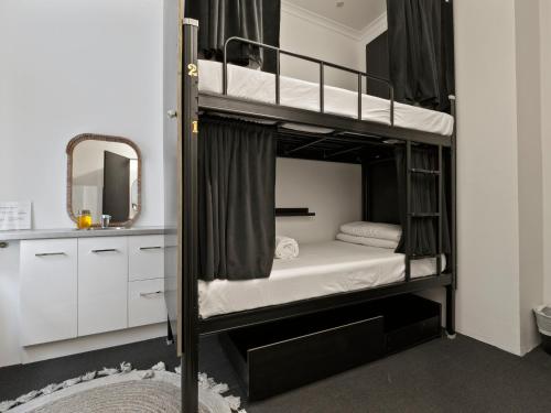 AZZURRO POD HOTEL - Central Sydney - image 2