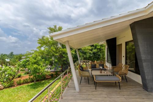 Balkons/terase, Energise Soul Retreat By ELIVAAS in Trimbak