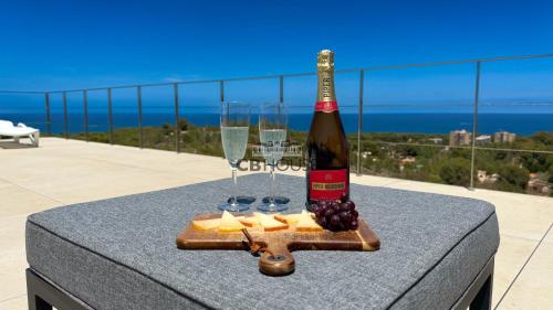 Villa Zafiro 12 pax, pool, sea views, rooftop in Altomira