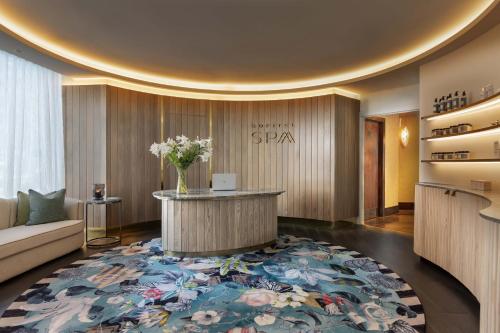 Gyógyfürdő, Marsden Viaduct Hotel near Auckland Harbour Híd