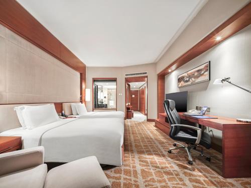 Deluxe Twin Room image 4