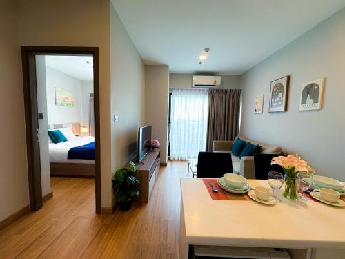 อพาร์ตเมนต์ 1 ห้องนอน (One-Bedroom Apartment)