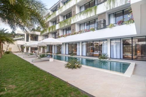 Deluxe with Pool and Garden Access image 6