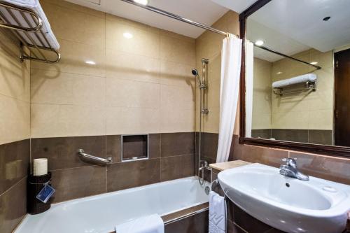 Superior Room image 9