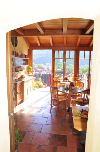 Gästehaus & Heuriger Turm Wachau - image 11