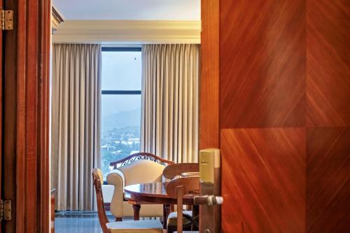 Ambassador Suite image 1