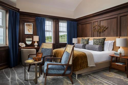 . The White Horses by Everly Hotels Collection