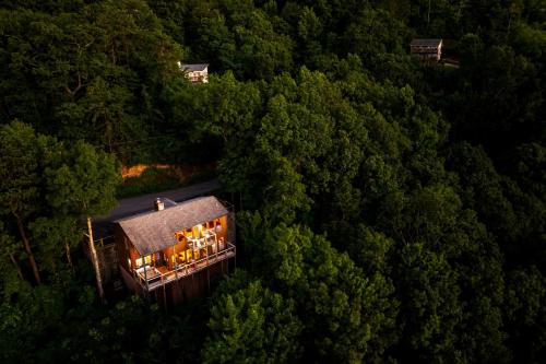 Elevista - Quaint&Private-Views-HotTub-PoolTable-Bears-3 Clubhouse Pools, Gatlinburg (fotografie 8)