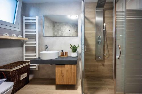 Luxury apartment with rooftop pool in Meronas Luxury apartment with rooftop pool in Meronas