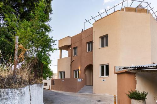 Luxury apartment with rooftop pool in Meronas - Tap to explore photos