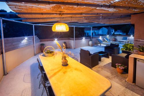 Facilities, Luxury apartment with rooftop pool in Meronas in Stavros