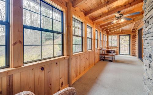 Hillside Hideout in Sevierville, USA