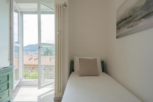 Como Panorama by Rent All Como - image 4