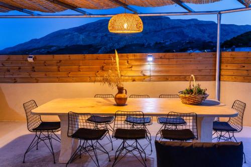 Luxury apartment with rooftop pool in Meronas Luxury apartment with rooftop pool in Meronas