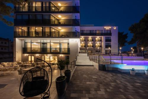 Buitenkant, SeeSea Hotel in Vodice