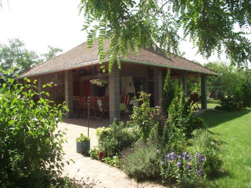  Dinnyelaposi Vendégház in Békésszentandrás