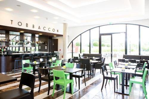 Bar/ Salón, Tobbaccon Hotel in Bensheim