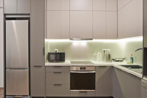 Athenian Escape 2BR 2BA Stylish Fully Reno Apt - image 8