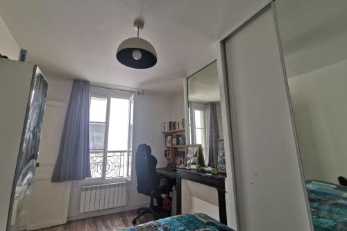 Charming flat near Gare du Nord station - image 4