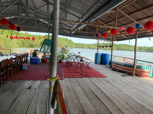 Cần Giờ Floating House (Can Gio Floating House) in Can Gio