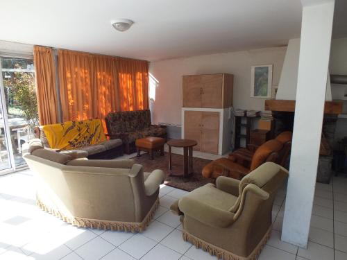 Iekārtas, relais d'isaby in Pierrefitte Nestalas