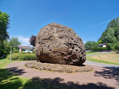 Tuvākā izklaides vieta, Gastehaus "Am weißen Stein" in Faid