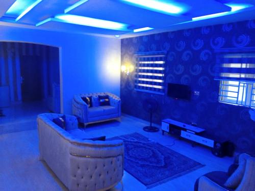 . Box By Box Apartments