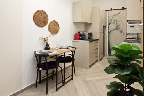 Central Athens Studio Oasis for Urban Explorers - image 4