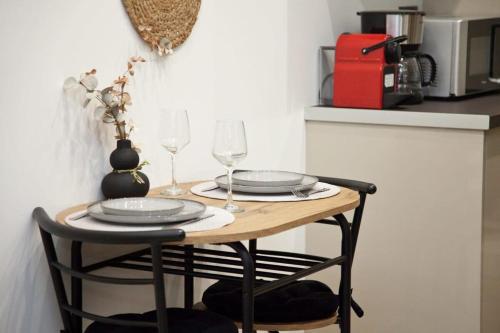 Central Athens Studio Oasis for Urban Explorers - image 9