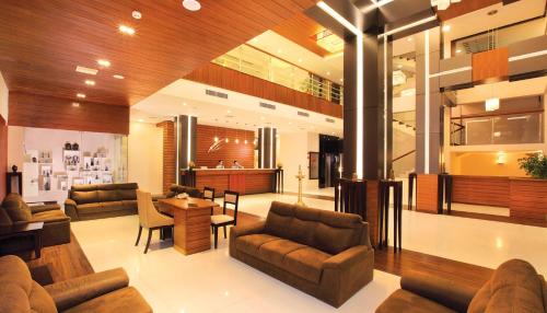 ล็อบบี้, Holiday Vista Thekkady- Near Periyar Wildlife Sanctuary with sky view pool in เทคคาดี่