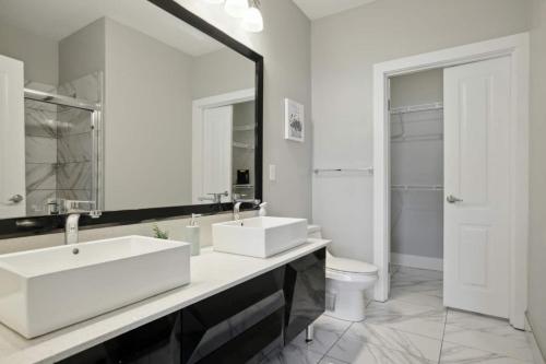2 Bedroom Gem Close to Tiger Stadium in Baton Rouge, USA