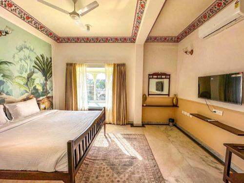 room detail thumbnail 1