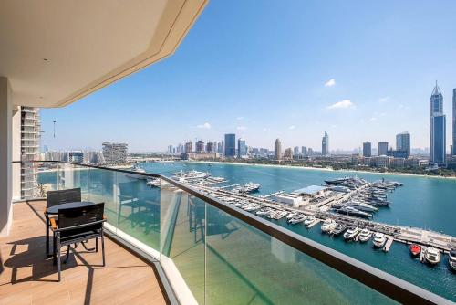 Dubai Marina Harbour View 2BR with Beach Access, Дубай (фото 3)