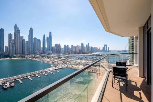 Dubai Marina Harbour View 2BR with Beach Access, Дубай (фото 2)