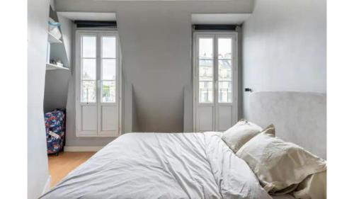 Radiant 1BD Apartment Quinze-Vingts - main image