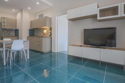 Family Room with Private Bathroom image 10