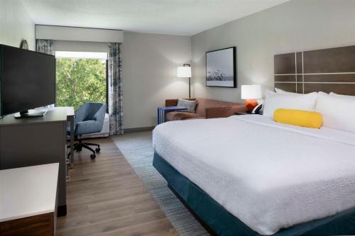 Hampton Inn Northwood - image 6