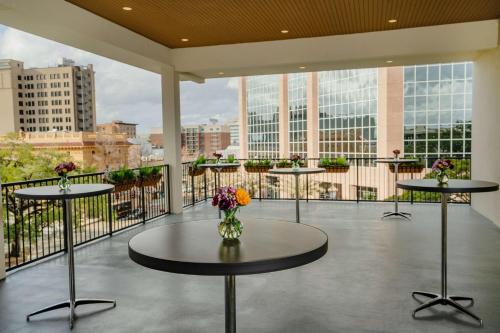 ห้องประชุม / บอลรูม, Origin Baton Rouge, a Wyndham hotel near เรือรบ ยูเอสเอสคิดด์