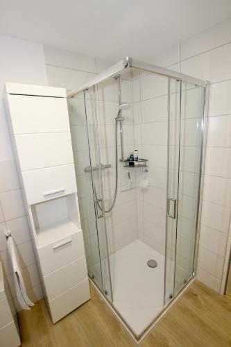 douche, Gemütliches Schwarzwald-Apartment im ruhigen Untergeschoss eines Hauses (Gemutliches Schwarzwald-Apartment im ruhigen Untergeschoss eines Hauses) in Denzlingen