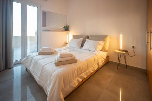 Luxury apartment with rooftop pool in Meronas Luxury apartment with rooftop pool in Meronas