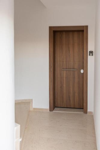 Luxury apartment with rooftop pool in Meronas Luxury apartment with rooftop pool in Meronas