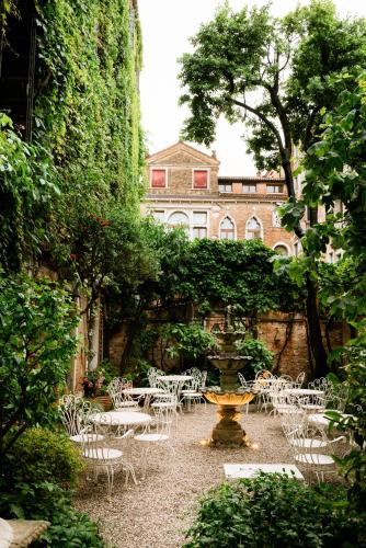 Hotel Flora - image 10
