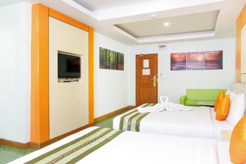 room detail thumbnail 1