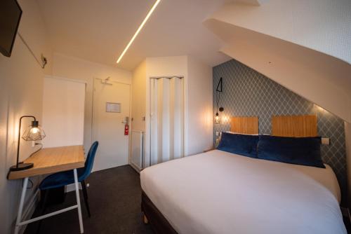 Standard Double Room 4th Floor image 9