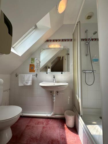 Standard Double Room 4th Floor image 6