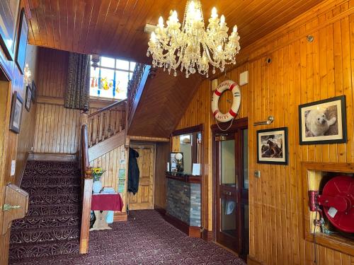 Фойє, St Magnus Bay Hotel in Шетланд