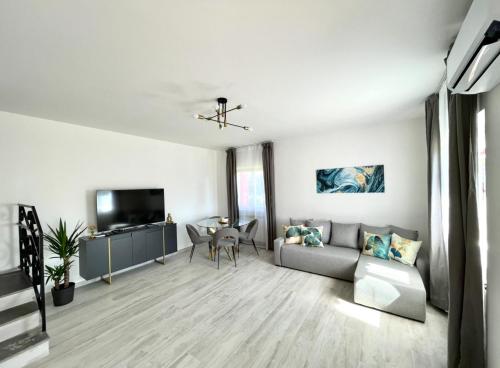 Seafront duplex villas sea view and spacious gardens